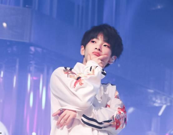 娱乐圈爆料周震南恋情,娱乐圈新恋情引发热议  第1张